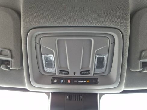 Used 2022 Chevrolet Silverado 1500 LT w/ Z71 Off-Road Package AWD/4WD image 33