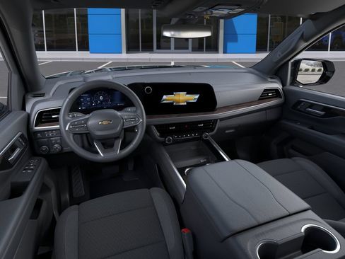 New 2026 Chevrolet Suburban LS RWD image 15