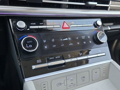 Used 2024 Hyundai Santa Fe Calligraphy FWD image 19