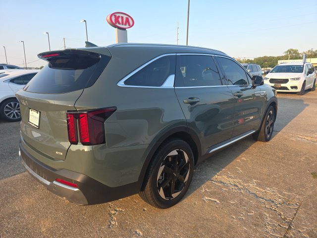 Used 2025 Kia Sorento EX AWD/4WD image 3