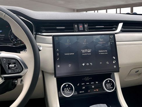 Used 2026 Jaguar F-PACE R-Dynamic S image 6