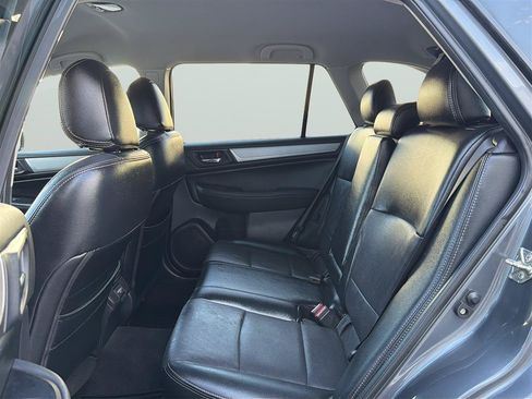 Used 2018 Subaru Outback 2.5i Premium AWD/4WD image 17