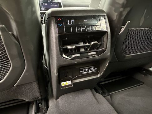 Certified 2022 Jeep Grand Cherokee L Laredo image 32