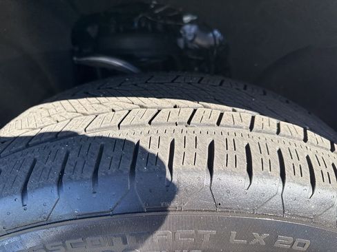 Used 2024 GMC Yukon Denali image 39