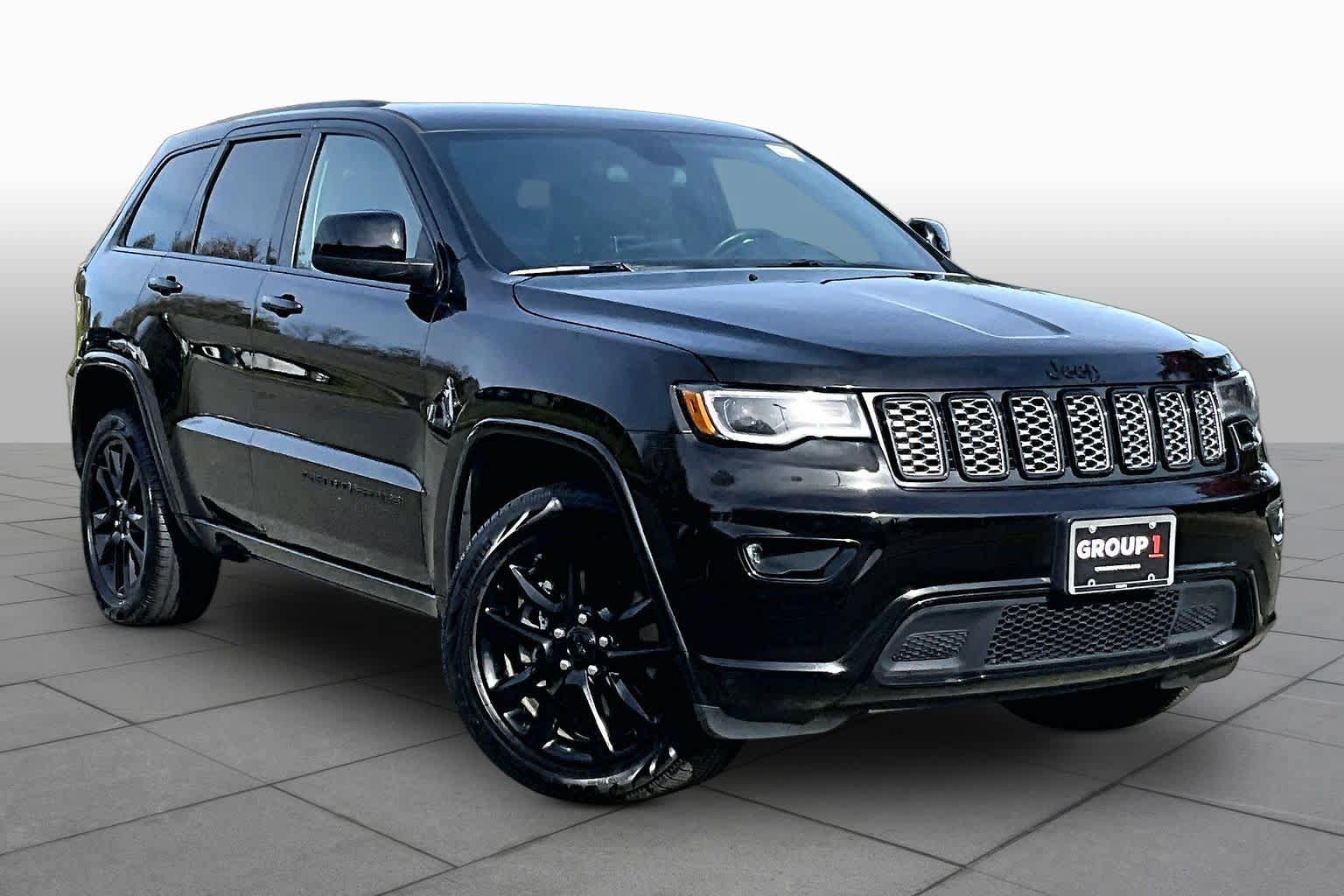 Used 2021 Jeep Grand Cherokee Laredo X AWD/4WD image 3