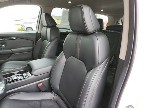 Used 2025 Honda Pilot EX-L image 17