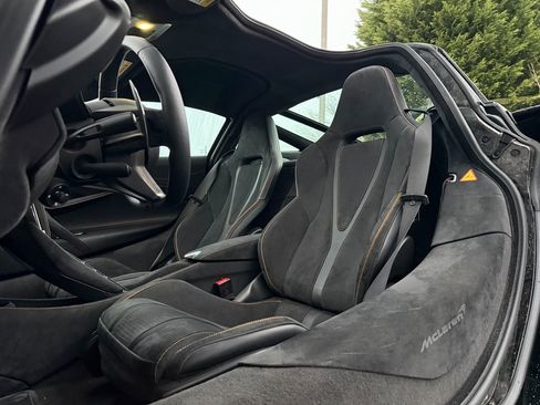 Used 2025 McLaren 750S image 6