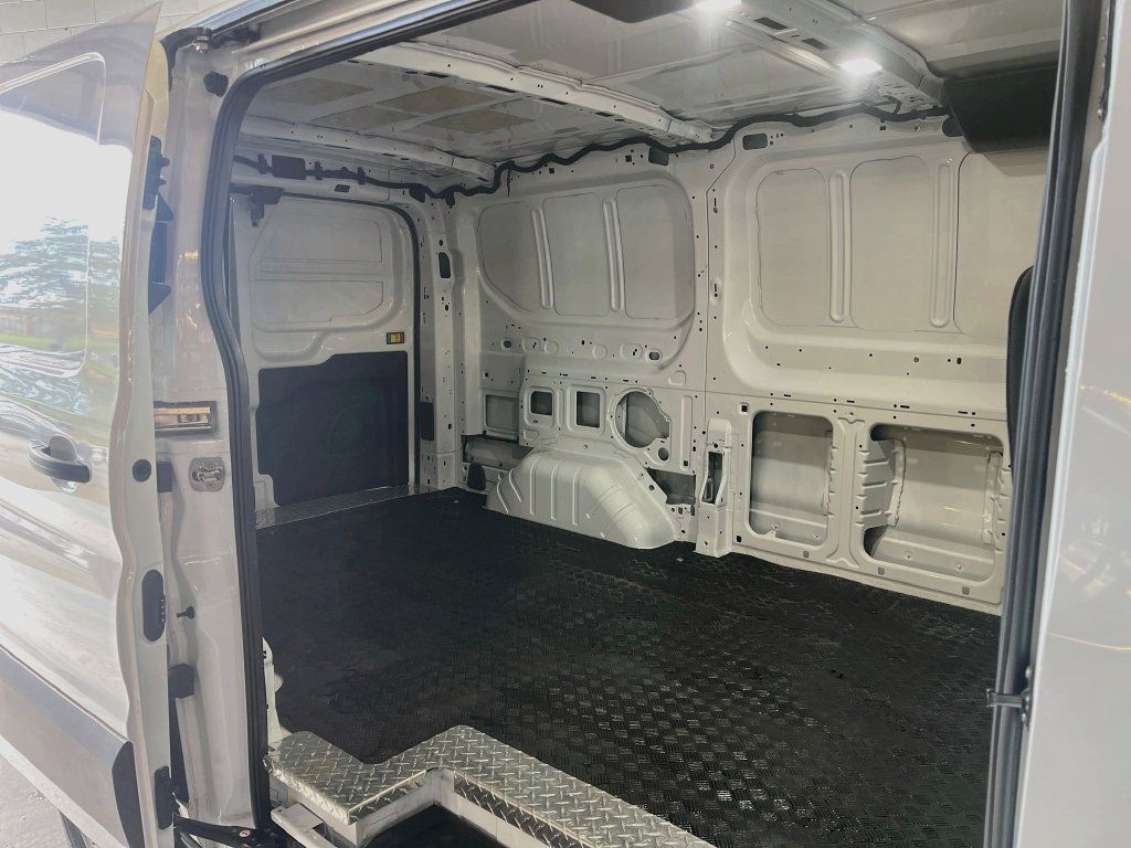 Used 2024 Ford Transit 150 Low Roof RWD image 24