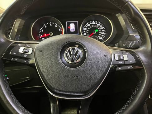 Used 2019 Volkswagen Tiguan S image 21