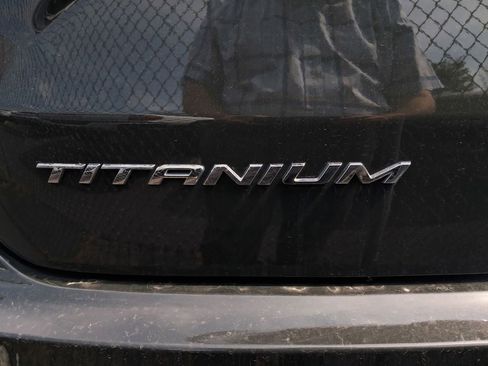 Used 2023 Ford Edge Titanium AWD/4WD image 10