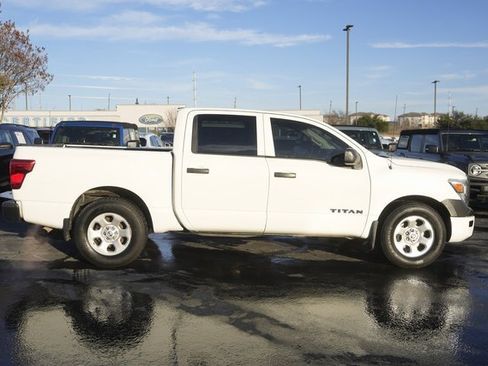 Used 2021 Nissan Titan S w/ S Utility Package image 5