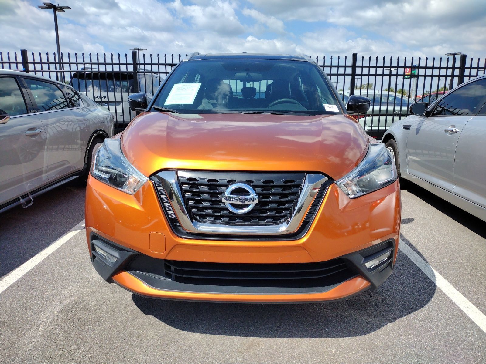 Used 2019 Nissan Kicks SR w/ SR Premium Package FWD image 2