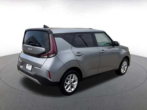 Used 2025 Kia Soul LX w/ LX Technology Package FWD image 14