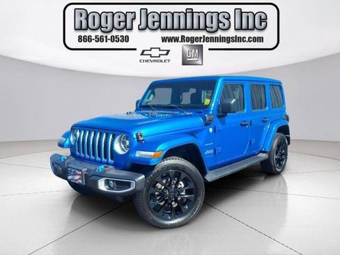 Used 2022 Jeep Wrangler Unlimited Sahara w/ Cold Weather Group AWD/4WD image 1