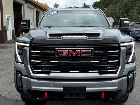 Used 2024 GMC Sierra 2500 AT4 w/ AT4 Preferred Package AWD/4WD image 9