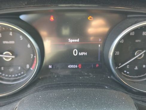 Used 2022 Buick Encore GX Select w/ Sport Touring Package FWD image 11