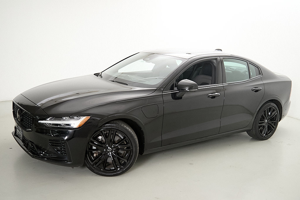Certified 2024 Volvo S60 T8 Ultimate w/ Climate Package AWD/4WD image 3