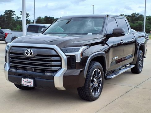 Used 2023 Toyota Tundra Limited w/ Power Package AWD/4WD image 3