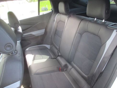 Used 2024 Buick Envista Preferred w/ Convenience II Package image 16