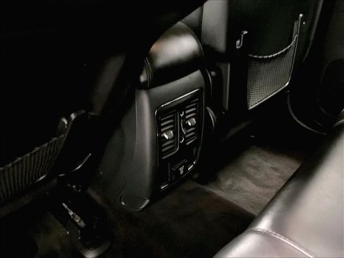 Used 2018 Jeep Grand Cherokee Altitude AWD/4WD image 27
