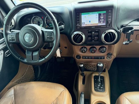 Used 2017 Jeep Wrangler Unlimited Sahara w/ Max Tow Package AWD/4WD image 22