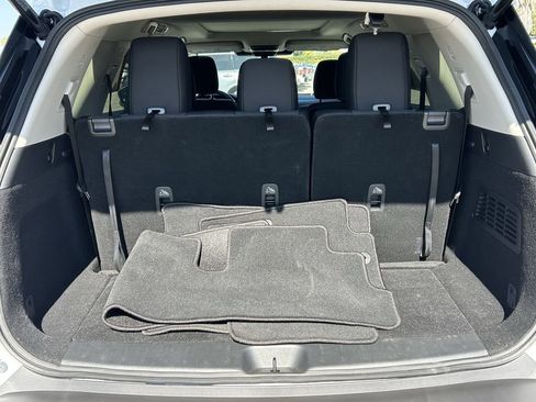 Used 2025 Nissan Pathfinder SV w/ SV Premium Package image 13