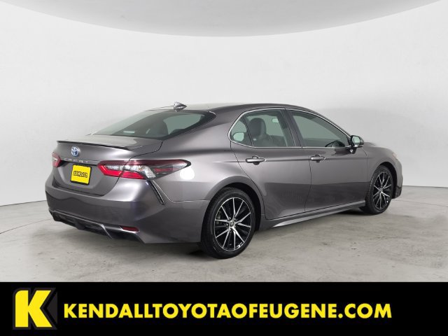 Used 2022 Toyota Camry SE FWD image 5