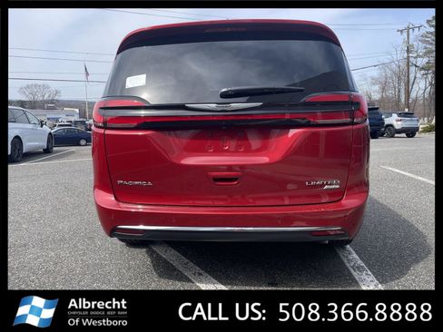 New 2026 Chrysler Pacifica Limited image 4