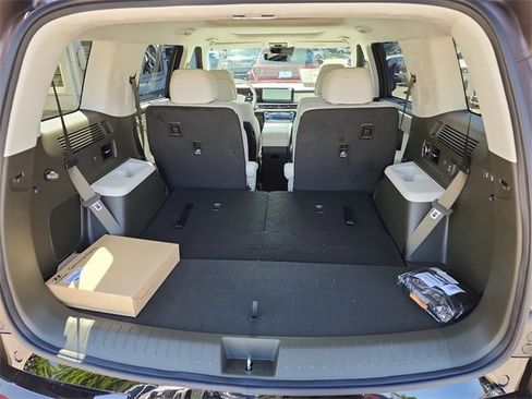 New 2025 Hyundai Santa Fe Calligraphy image 8