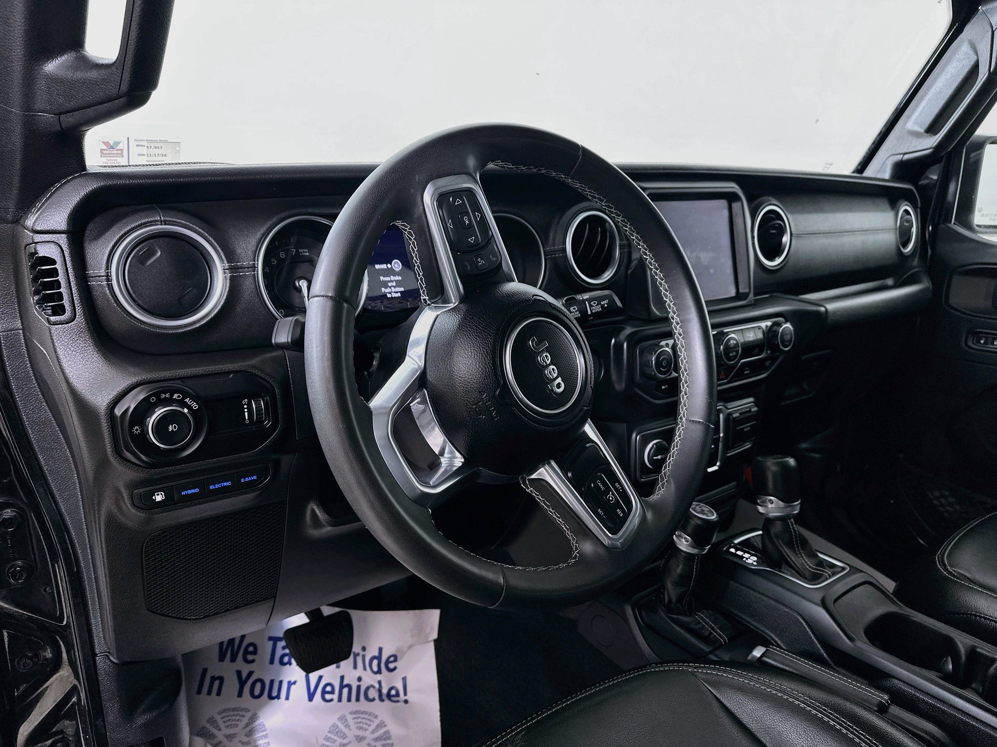 Used 2023 Jeep Wrangler Unlimited Sahara AWD/4WD image 9