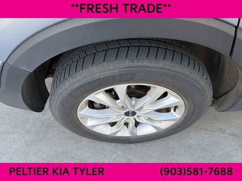 Used 2022 Kia Telluride LX image 13