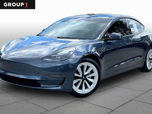 Used 2023 Tesla Model 3 Standard Range RWD image 1