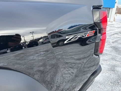 Used 2024 Chevrolet Colorado ZR2 w/ Technology Package image 19