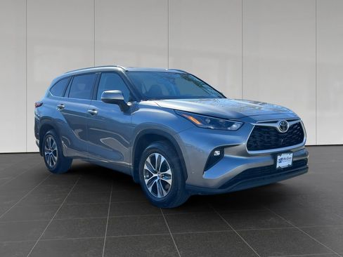 Used 2026 Toyota Highlander XLE image 7