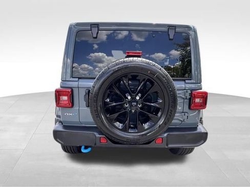 Used 2024 Jeep Wrangler Unlimited Sahara AWD/4WD image 6