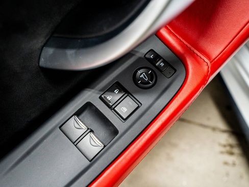 Used 2017 Acura NSX image 37