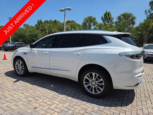 Used 2023 Buick Enclave Avenir w/ Avenir Technology Package FWD image 9