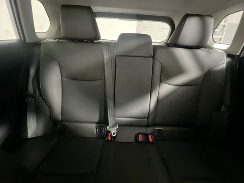 Used 2026 Toyota Corolla Cross XLE w/ Convenience Package FWD image 33