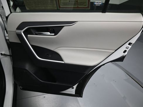 Used 2020 Toyota RAV4 XLE w/ Convenience Package AWD/4WD image 33