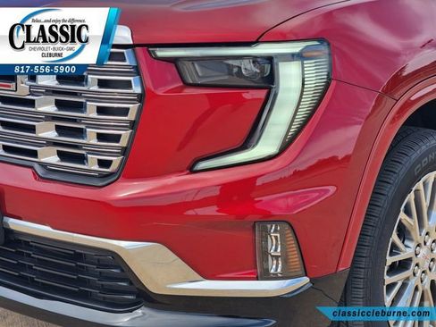 Used 2025 GMC Acadia Denali w/ LPO, Floor Liner Package AWD/4WD image 11