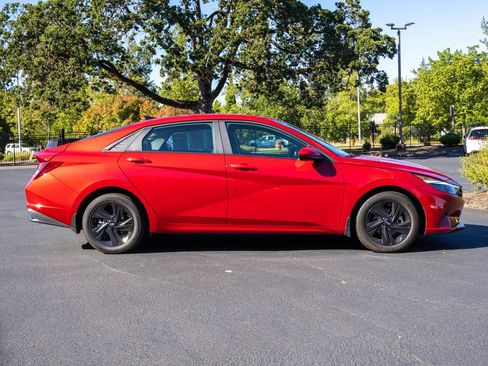 Certified 2023 Hyundai Elantra SEL FWD image 6
