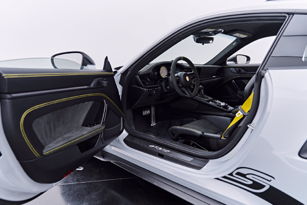 Used 2025 Porsche 911 GT3 RS RWD image 44