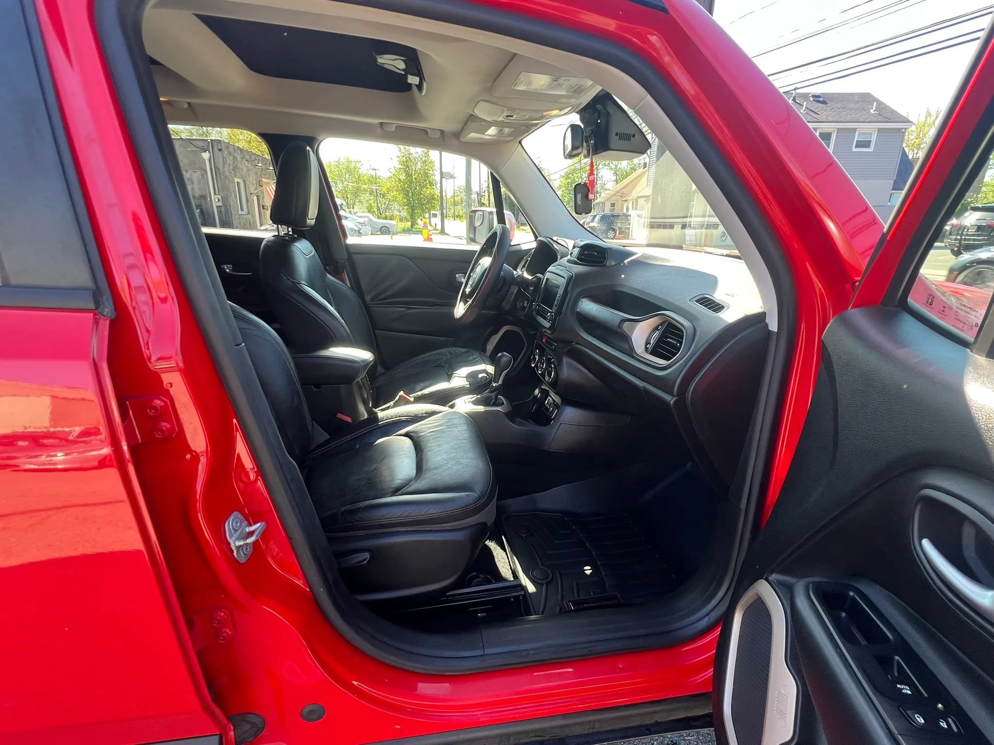 Used 2016 Jeep Renegade Limited AWD/4WD image 33