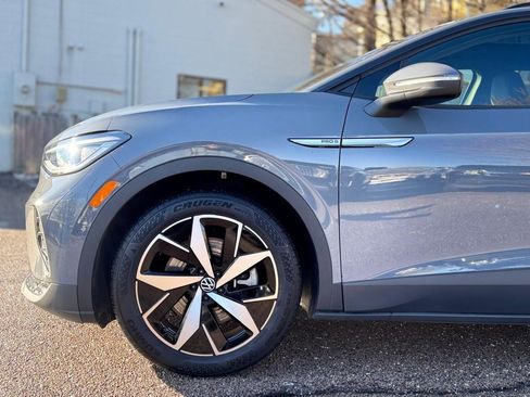 Used 2024 Volkswagen ID.4 Pro S image 10