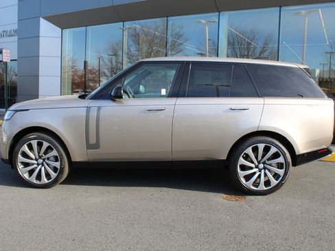 Used 2025 Land Rover Range Rover SE AWD/4WD image 26