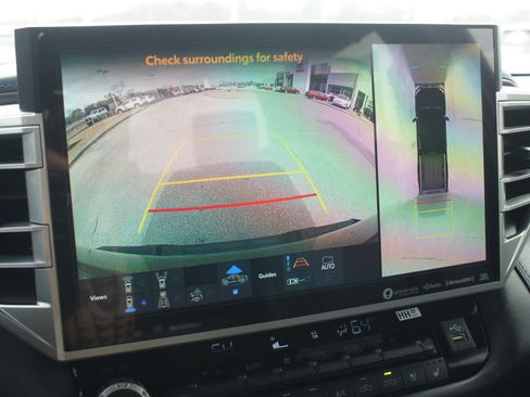 Used 2024 Toyota Tundra Platinum image 7