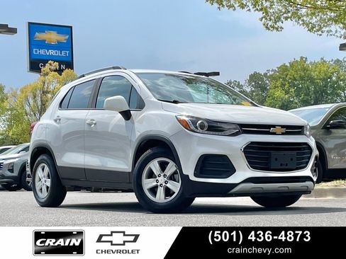 Used 2022 Chevrolet Trax LT FWD image 1