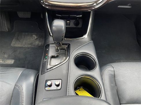 Used 2013 Toyota Avalon Limited image 21