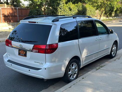 Used 2005 Toyota Sienna XLE Limited FWD image 6