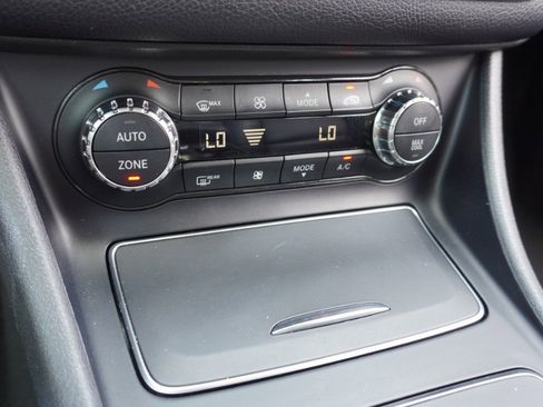 Used 2018 Mercedes-Benz GLA 250 4MATIC image 19